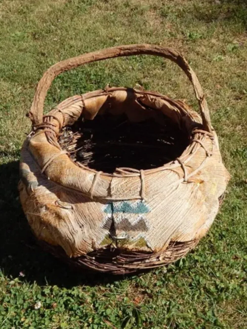 Vintage Coconut Husk & Twig Native American Style Southwestern Basket *****
